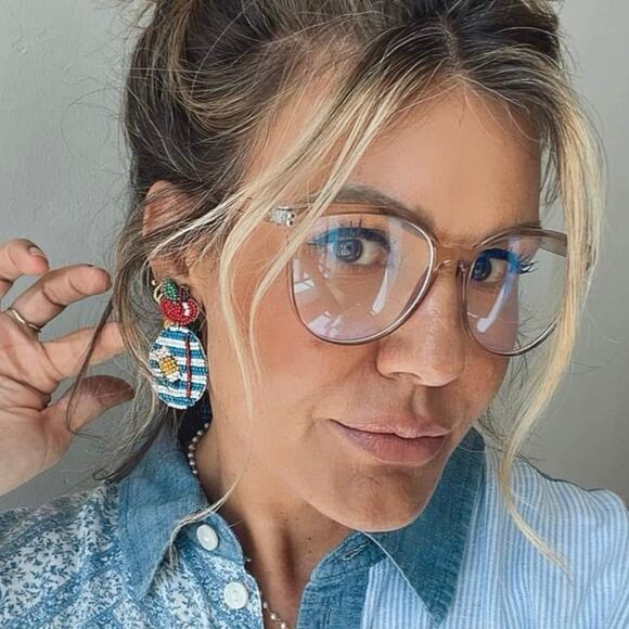 New Plunder “Apple Of My Eye” Seed Bead Earrings (2.5”) - Picture 4 of 4